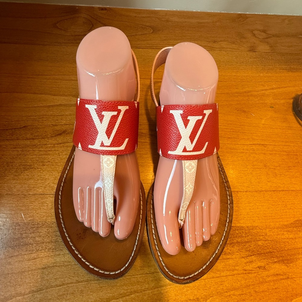 Louis Vuitton Red Monogram Thong Sandals Size 39